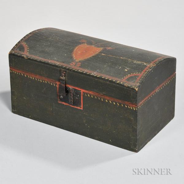 Paint-decorated Dome-top Box